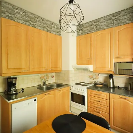Libo-apartment, Takilatie 5 *